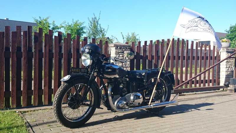 Unic_moto_ariel_1939.jpg